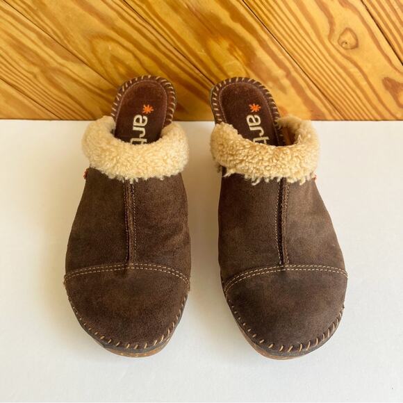 The Art Company Brown Suede Leather Mule Clog - Picture 3 of 6